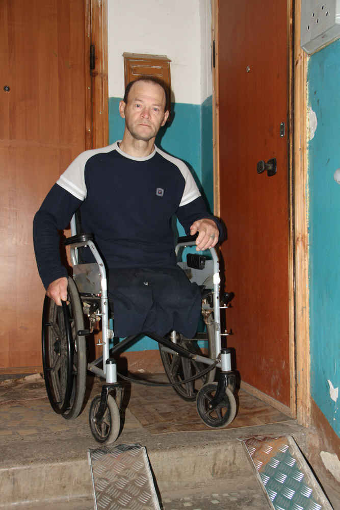 Неработающий инвалид с детства. Сайт инвалидов колясочников во Владимире. Штаны для инвалидов колясочников без ног. Амир колясочник.